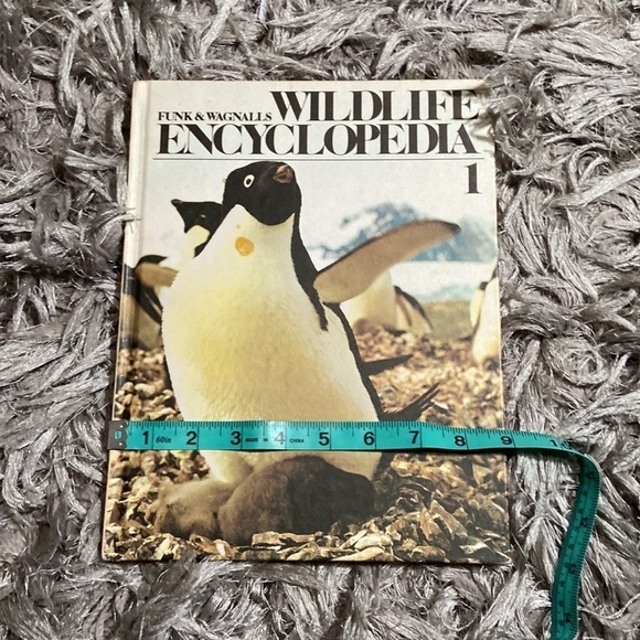 Vintage Funk and Wagnalls Wildlife Encyclopedia 1 hardback - Picture 10 of 10